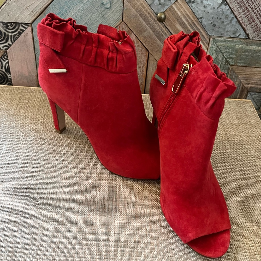 Elegant Red Peep-Toe Ankle Boots - Picture 7 of 7